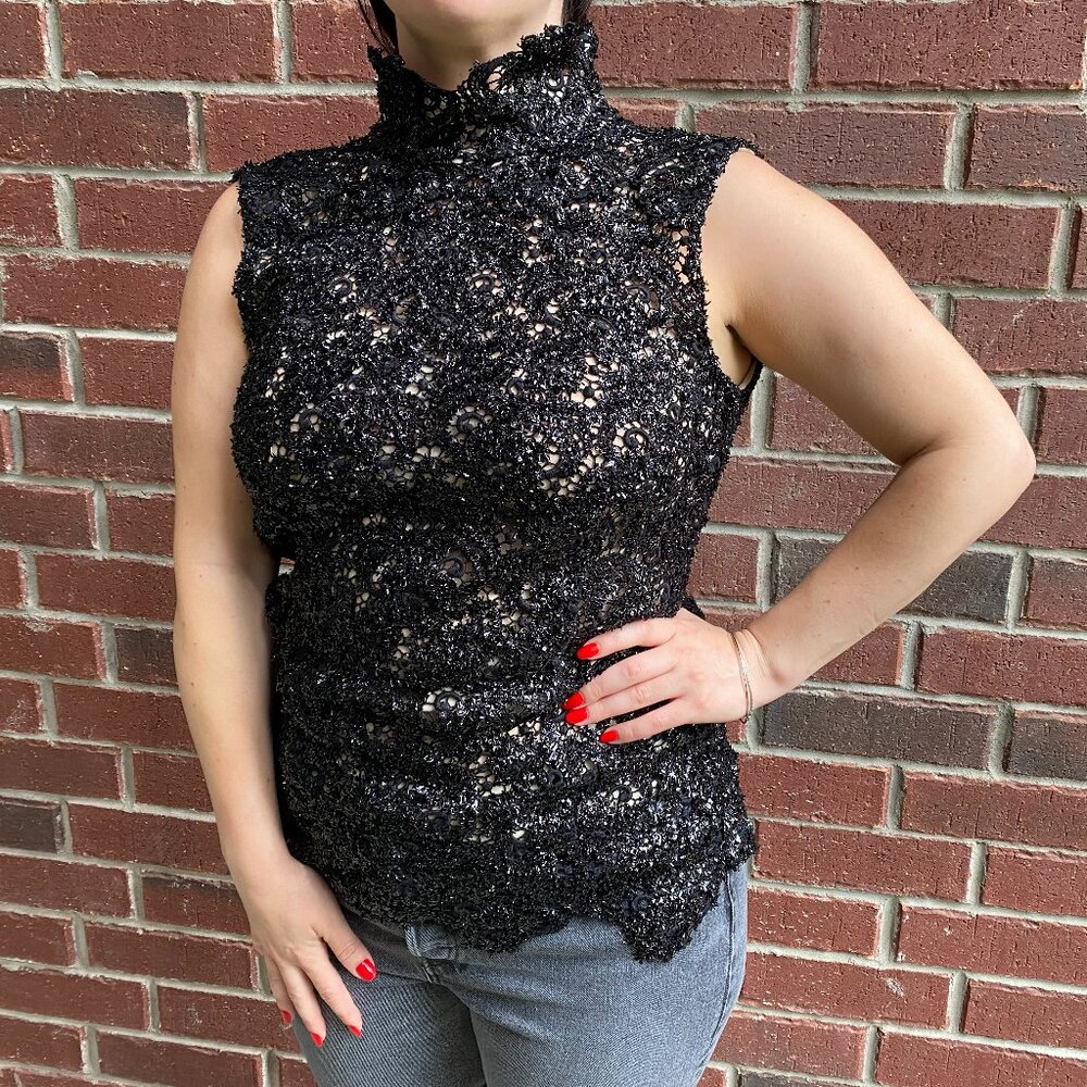 Bill Blass Confetti Lace Sleeveless Top in Black, size 10 (fits 6/8)